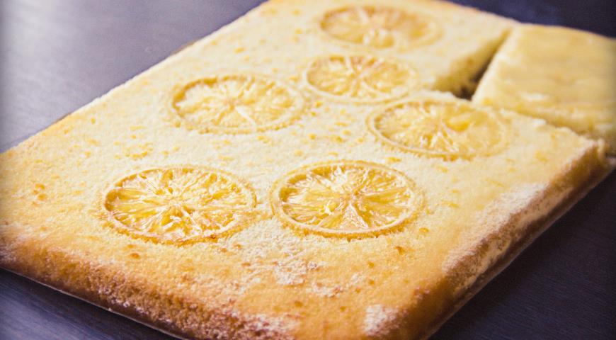 Лимонный пирог с кремом и ароматным сиропом