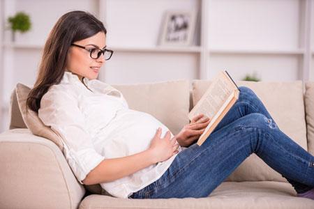 Роды в очках или линзах? Вопросы о зрении во время беременности