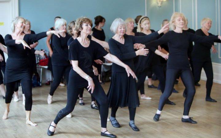 71-летняя британка стала балериной