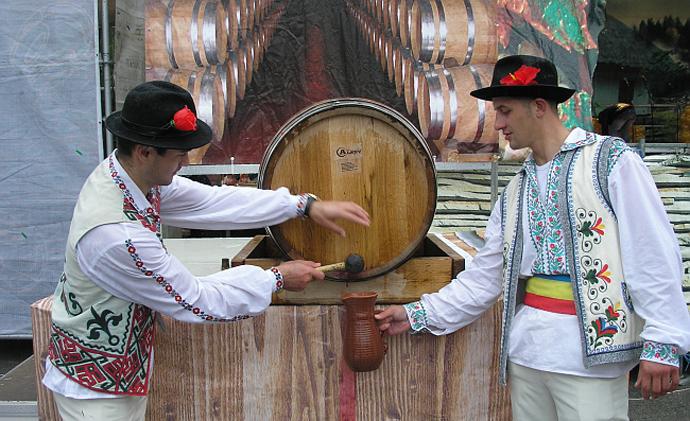 Национальный День вина пройдет 1-2 октября на центральной площади Кишинева