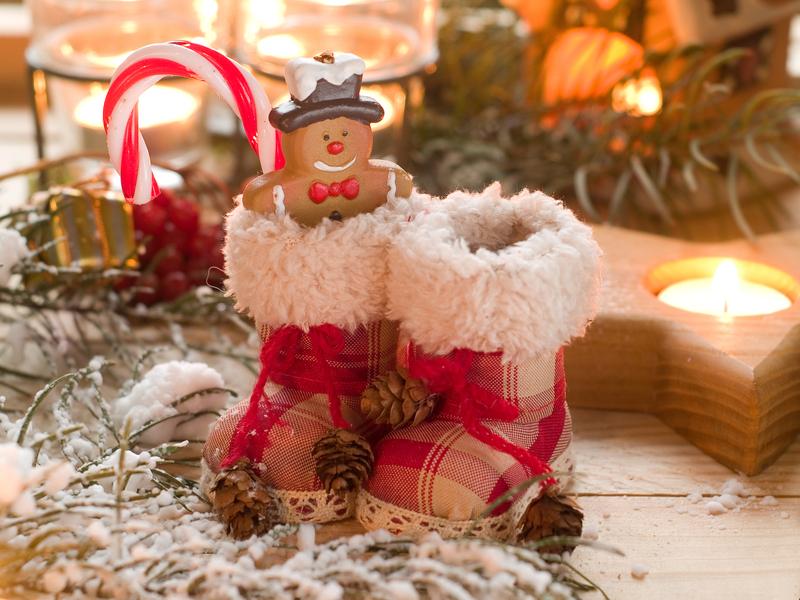 Кто такой Дед Николай и почему он оставляет подарки в сапожках?