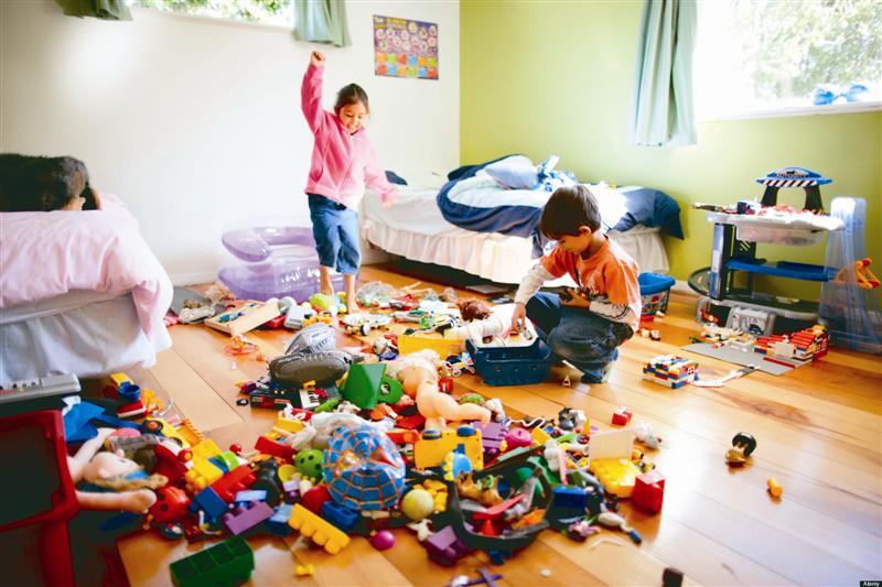 9 life-hack-uri simple pentru a păstra curăţenia în camera copiilor