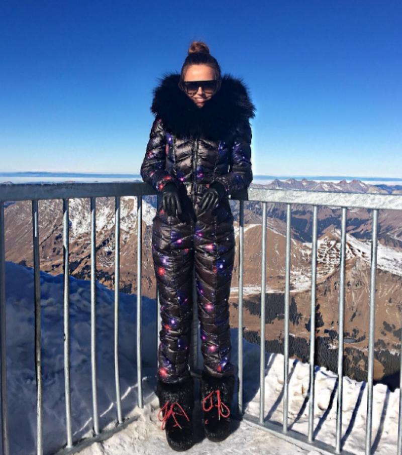 La înălțime! Xenia Deli a întâlnit noul an în munții elvețieni