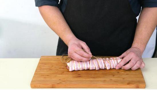 Mușchi de porc, coaptă în bacon