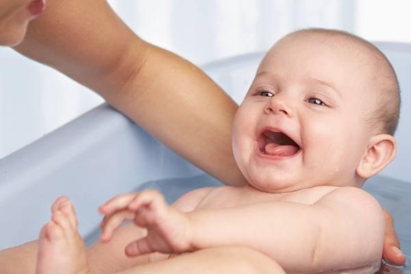 Интимная гигиена ребёнка в первые годы жизни. Полезные советы