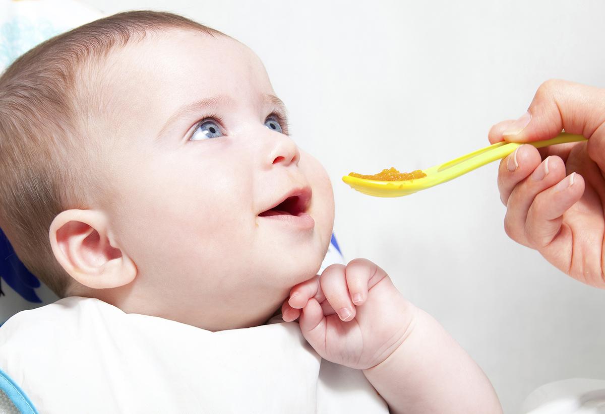 Cum alegem mâncarea pentru bebeluși?