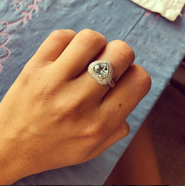 Елена Бивол отметила годовщину свадьбы. Супруг подарил ей кольцо с бриллиантами