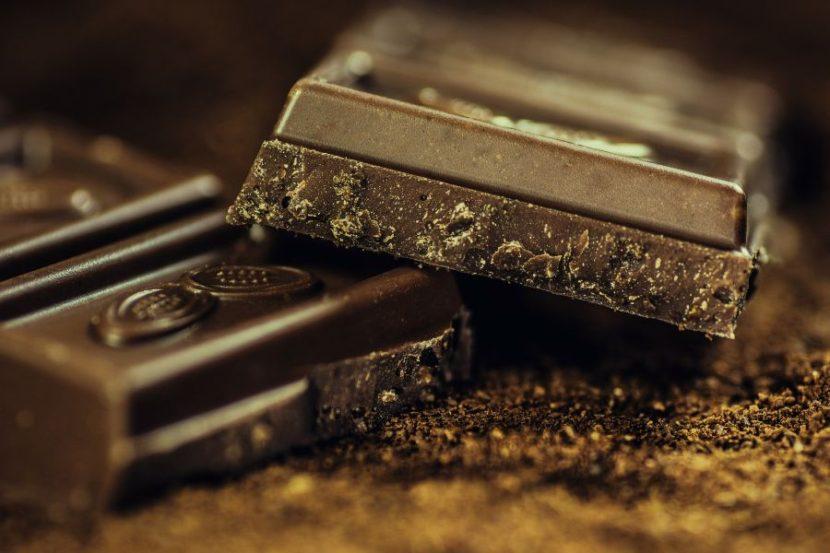 Ciocolata poate fi consumată dacă are pete albe?!