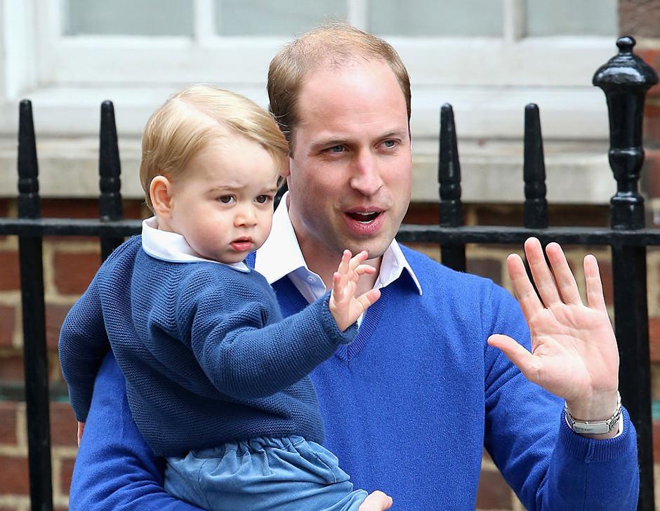 Prințul George pleacă la școală. Cât costă studiile lui?