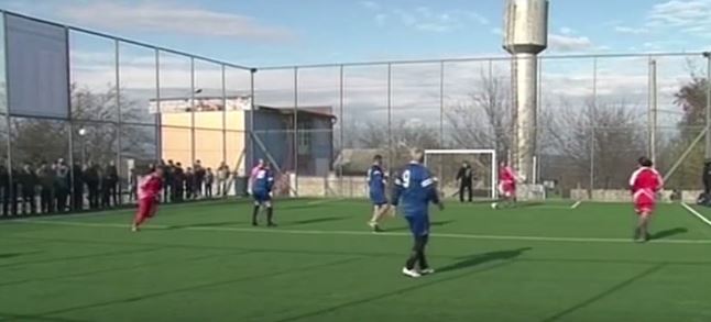 Migranții moldoveni din Telenești au donat bani pentru un complex sportiv pentru copii