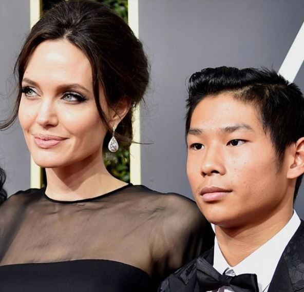 С кем пришла на церемонию «Золотой глобус» Анджелина Джоли и почему?