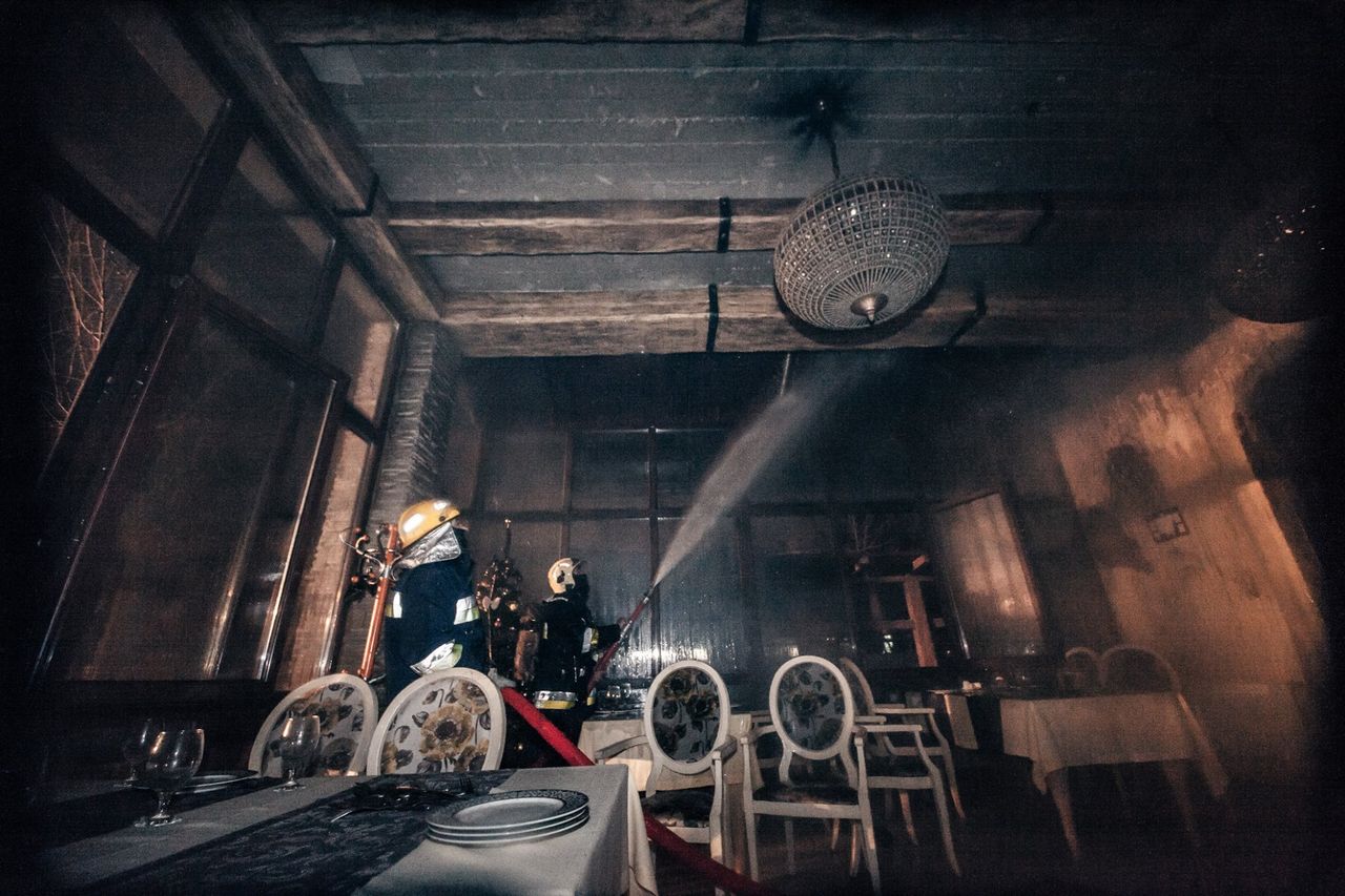 Cum arăta interiorul restaurantului „Кавказкая пленница” imediat după incendiu