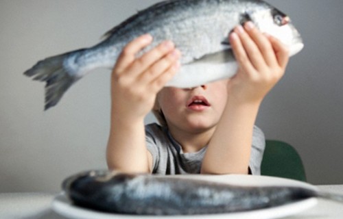 Почему дети должны есть рыбу?