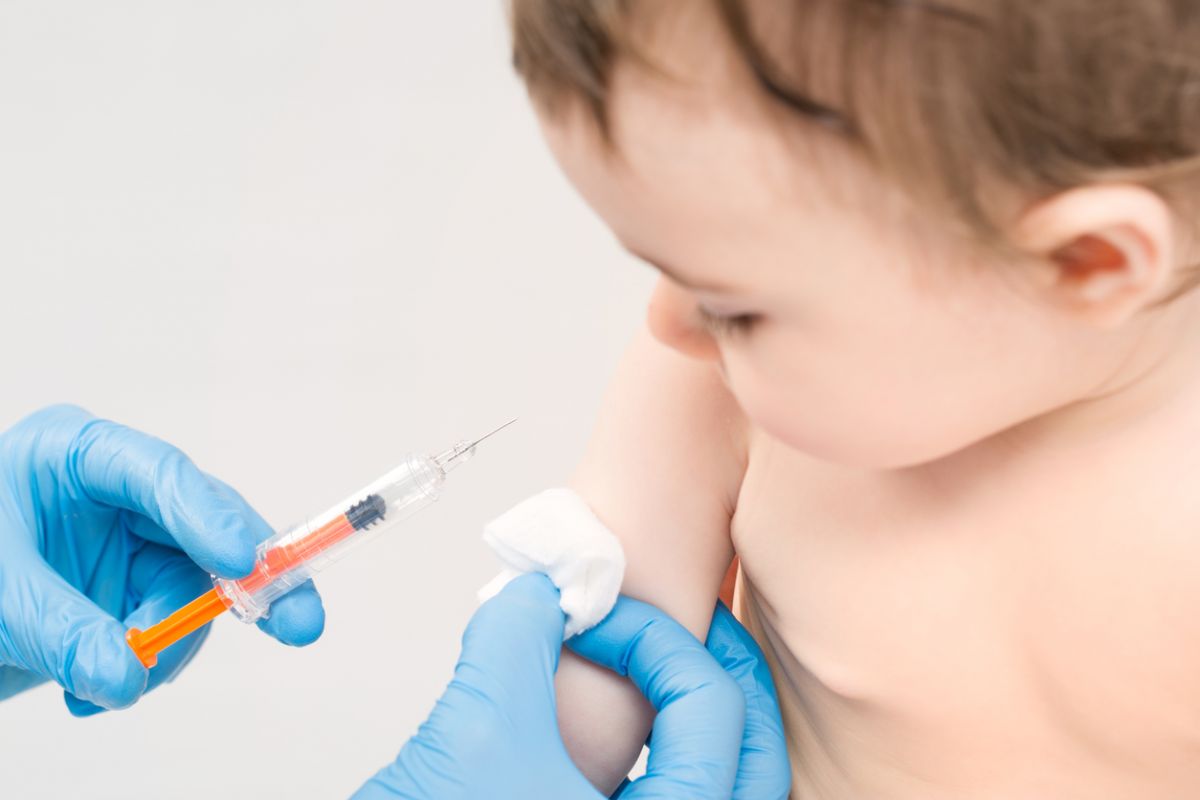 В некоторых европейских странах обязывают делать прививки