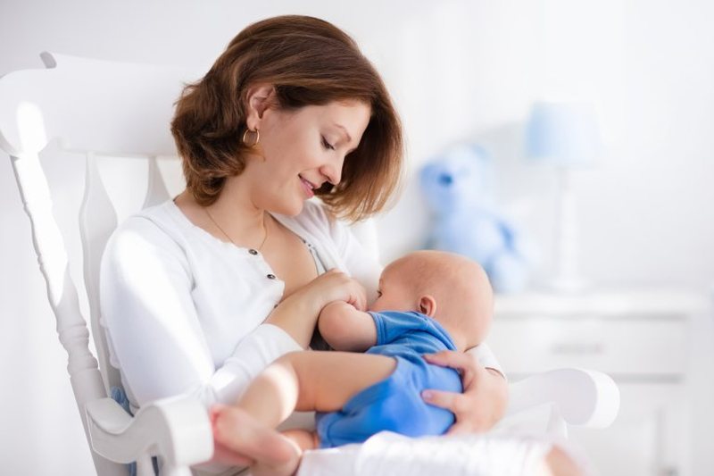 Все меньше новорожденных получают грудное вскармливание