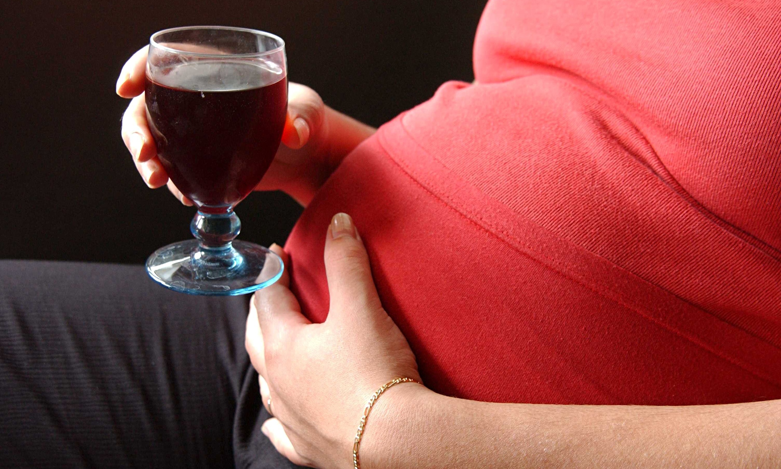 Sarcina și consumul de alcool – incompatibile cu visul de a deveni mamă