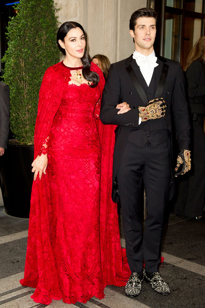 Pasiuni italiene: 70 de rochii vedetă Dolce & Gabbana