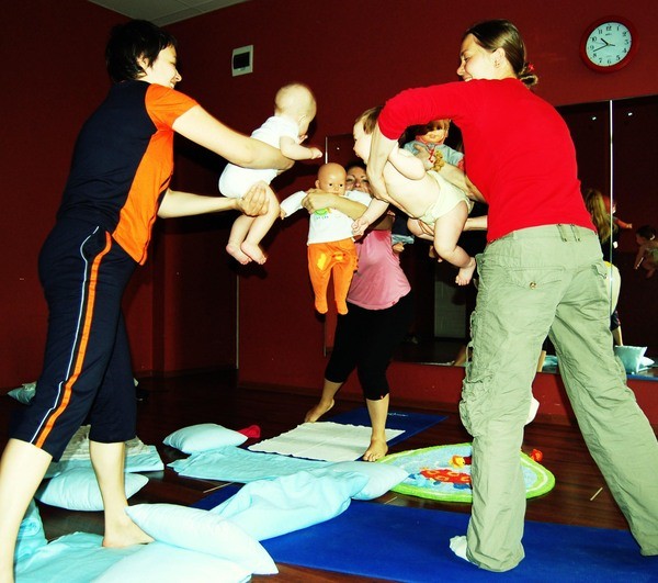 Baby-yoga. Gimnastică dinamică. Partea practică