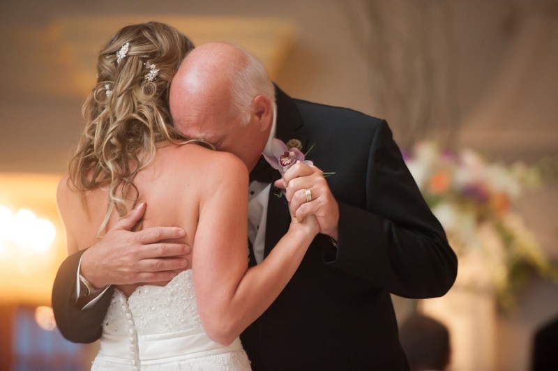 Когда не сдержать слёз и эмоций... 17 невероятно трогательных снимков невест и их отцов