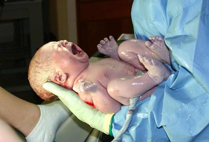 Ce simte copilul în timpul nașterii?