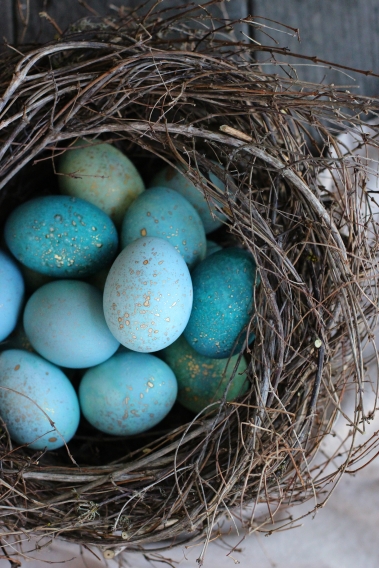 Sărbătorile de Paști: cum vopsești ouăle cu frunze de varză