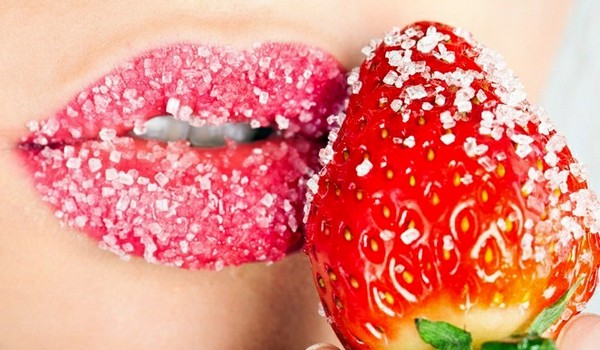 Buzele uscate: cum să le hidratezi și să le îngrijești corect