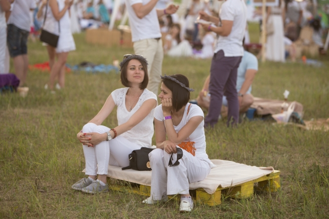 Lavender Fest, la prima editie: Camp de levantica, tinute albe, targ culinar si muzica clasica