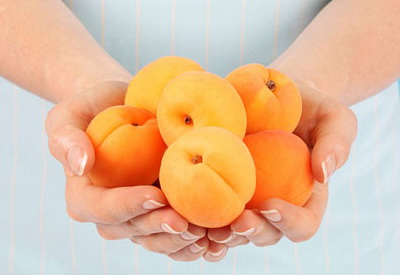Почему абрикос нужно есть беременным женщинам и детям? 9 полезных свойств фрукта