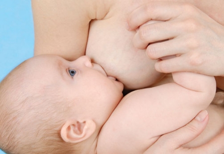 Fisuri la nivelul mameloanelor în timpul alăptării: prevenire și tratament