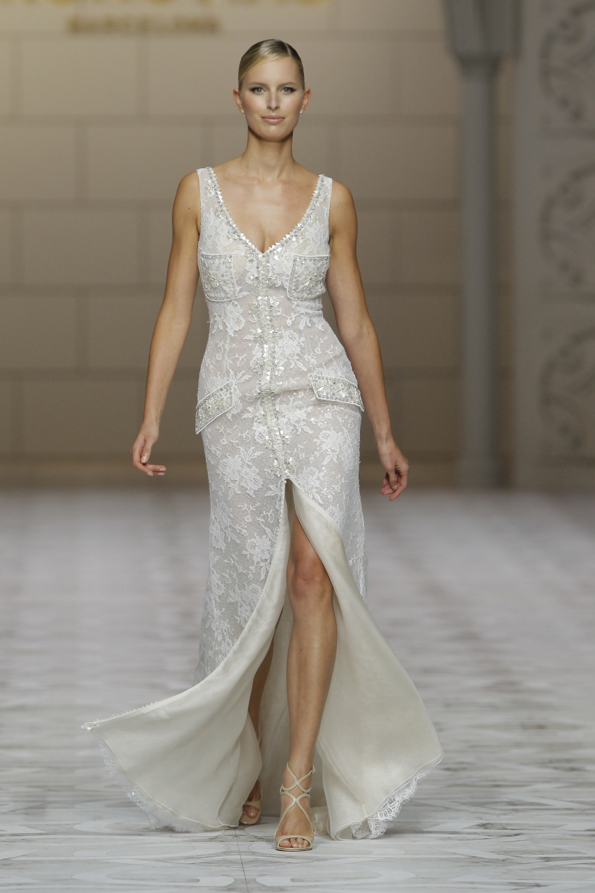 Pronovias представил новую коллекцию свадебных платьев сезона весна-лето 2015
