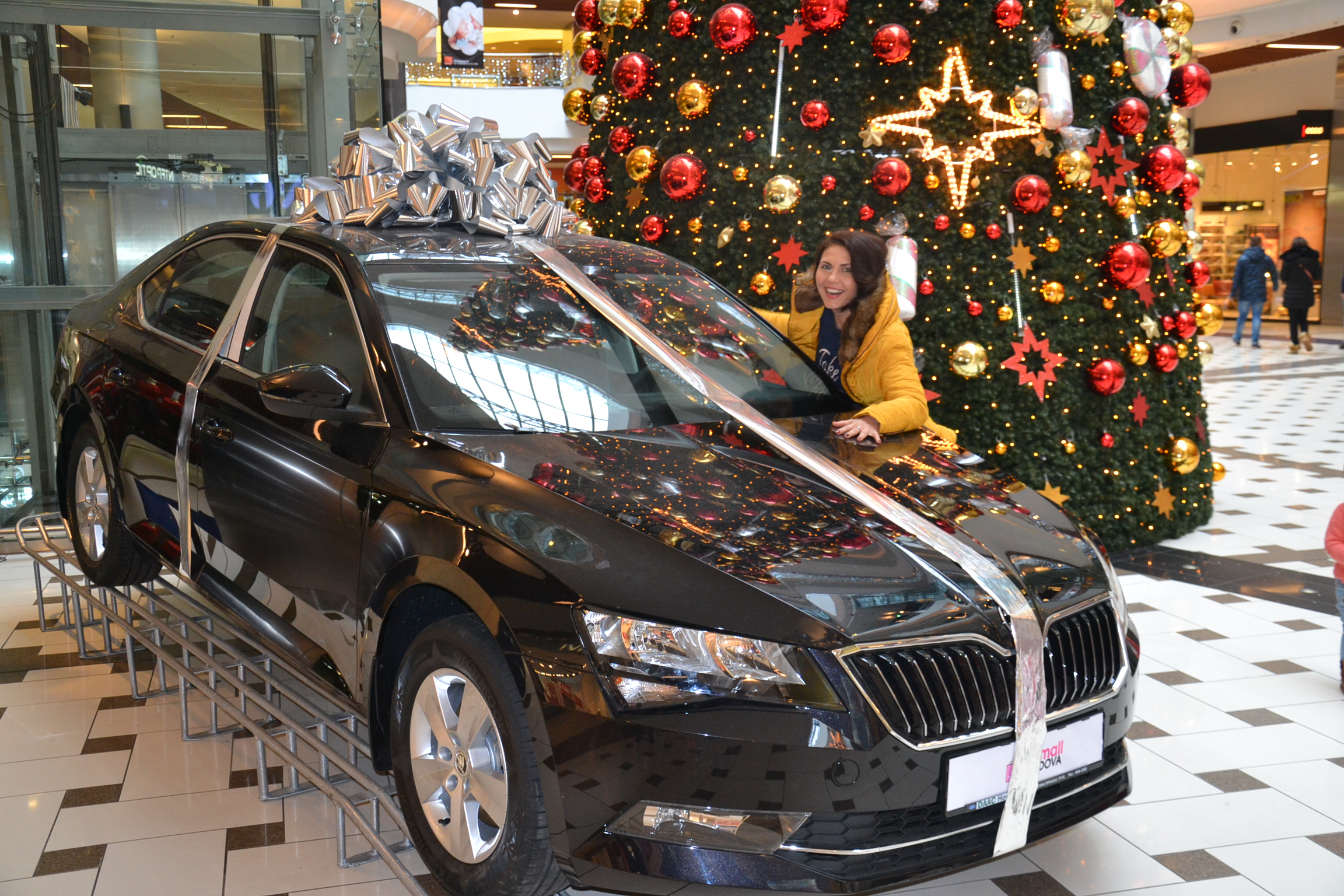Automobilul Skoda Superb și alte premii valoroase  și-au găsit câștigătorii la Shopping MallDova