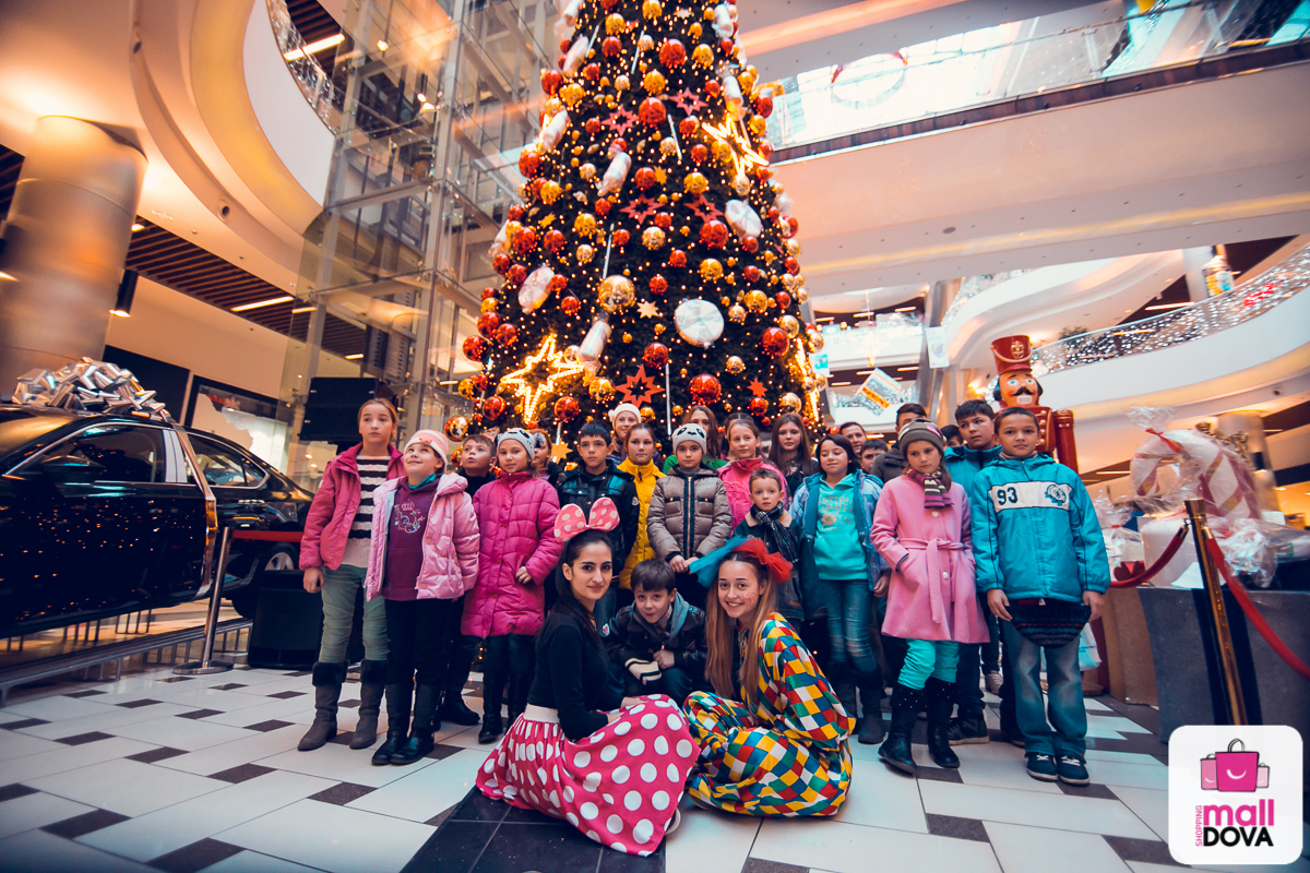Мир сказки для 200 обездоленных детей в торговом центре Shopping MallDova
