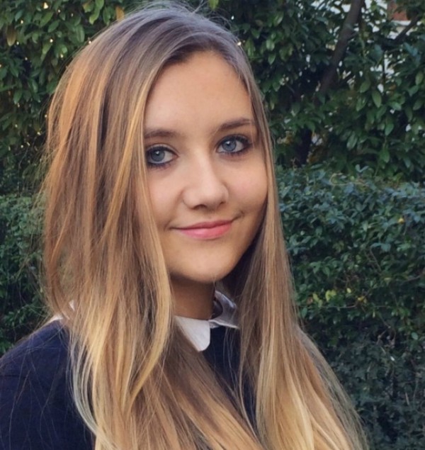 Italia: O adolescentă din Moldova a scris o carte care se bucură de un succes imens