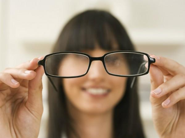 Ochelarii, lentilele și nașterea. Problemele de vedere în timpul sarcinii