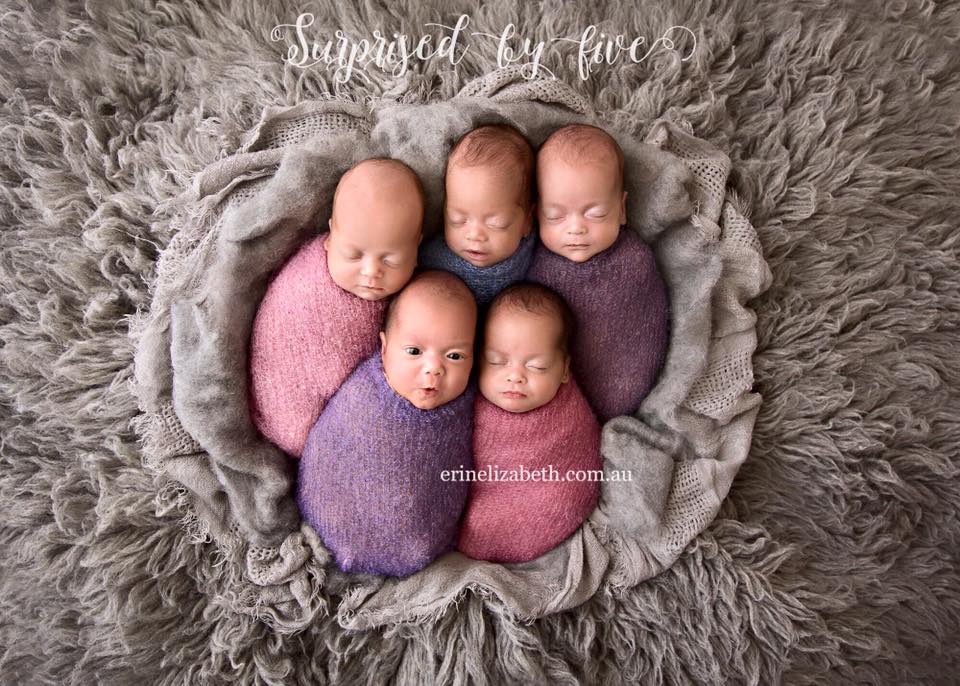 Фотосессия новорожденных австралийских пятерняшек покорила Facebook