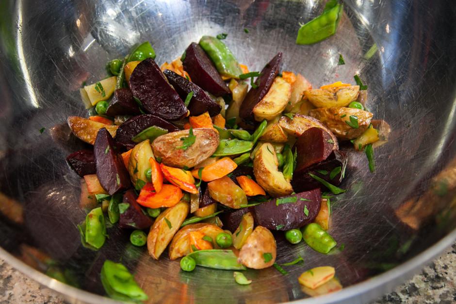 Salată din legume coapte