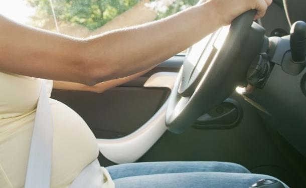 Беременная за рулем: 7 важных советов для водителей в "интересном" положении