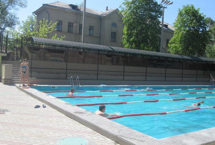Обзор летних бассейнов Кишинева. Цены и условия на 2016 год