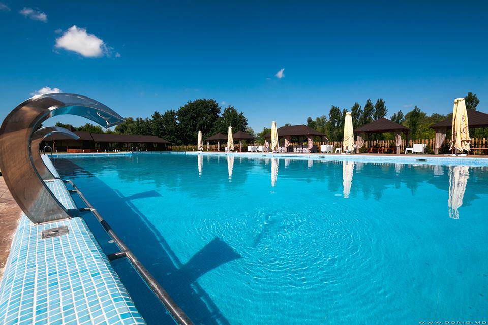 Обзор летних бассейнов Кишинева. Цены и условия на 2016 год