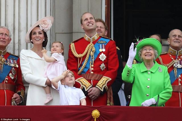 Printesa Charlotte, prima aparitie la balconul regal!