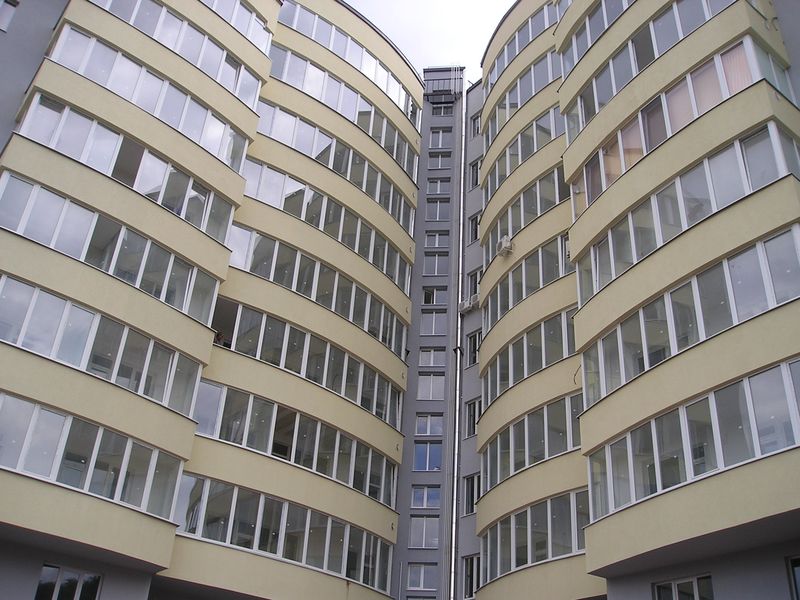 Tot mai mulţi moldoveni se împrumută de la bănci pentru a-şi cumpăra o locuinţă