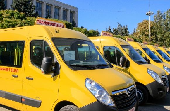 Молдова получит еще 100 школьных микроавтобусов