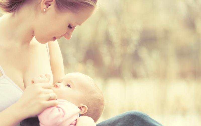 Исследование: кормление грудью укрепляет здоровье матерей