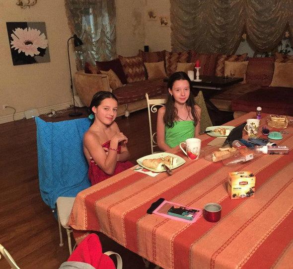 Блогеры осудили Анастасию Волочкову за откровенное фото дочери