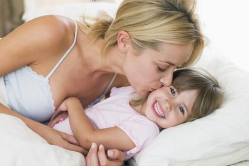 Как разбудить ребенка: 10 лайфхаков для родителей