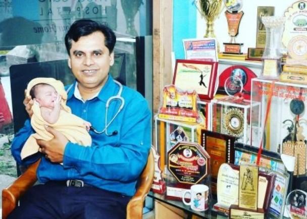 Как индийский гинеколог решил бороться с половой дискриминацией младенцев