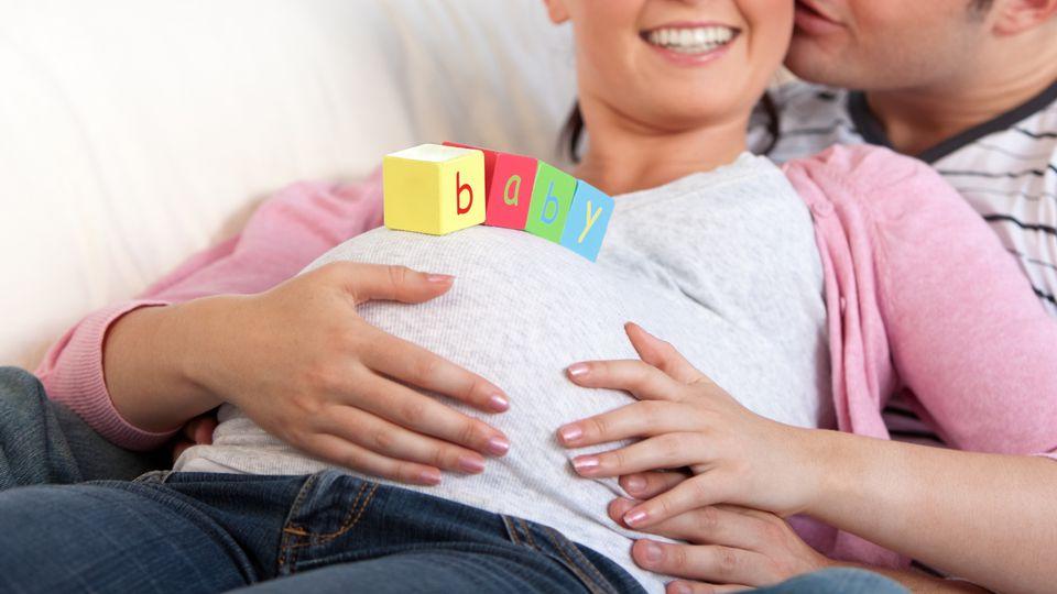 De ce este bine să-ți atingi burtica în timpul sarcinii!
