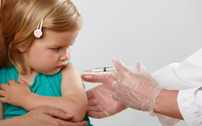 Румынские родители будут платить штраф в 2200 евро за отказ от вакцинации