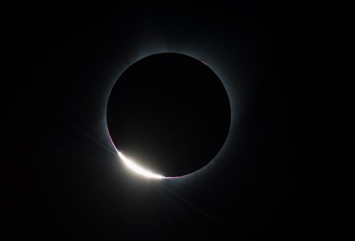 Imagini impresionante cu ”Eclipsa Secolului” din Statele Unite