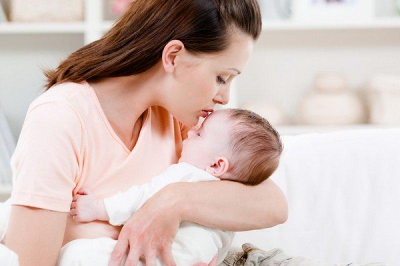 Какое количество молока должен употреблять младенец в первые месяцы своей жизни?!